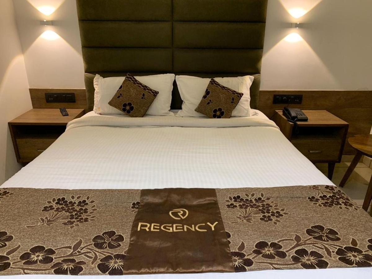 Hotel Regency Surat Dış mekan fotoğraf
