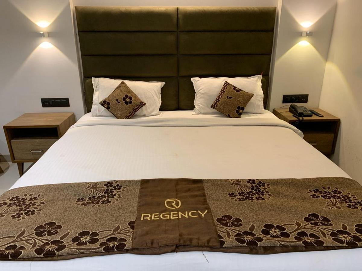 Hotel Regency Surat Dış mekan fotoğraf