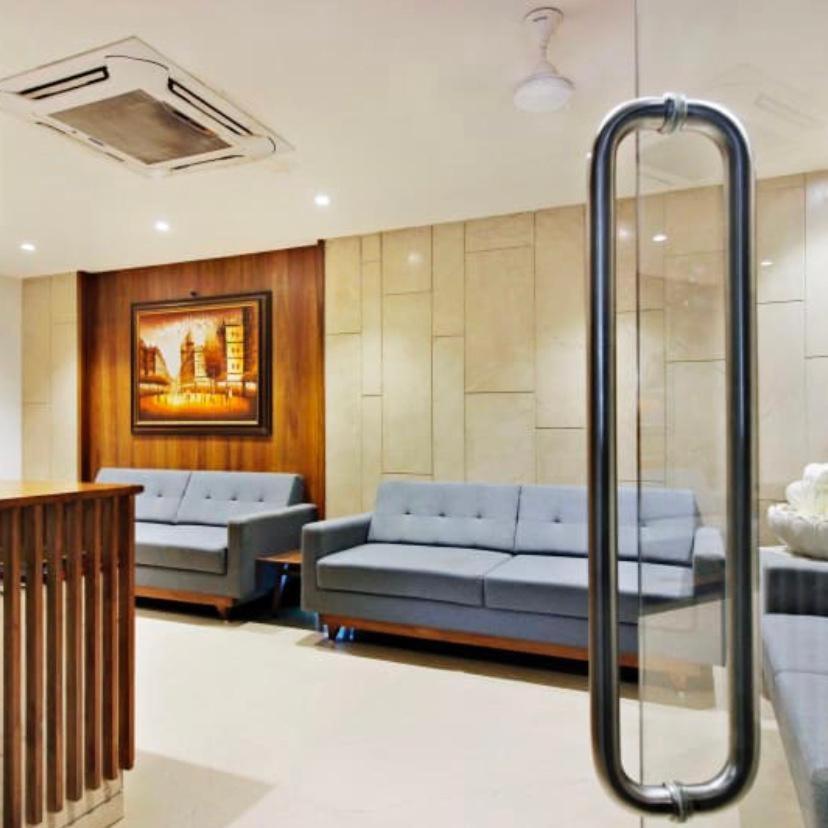 Hotel Regency Surat Dış mekan fotoğraf