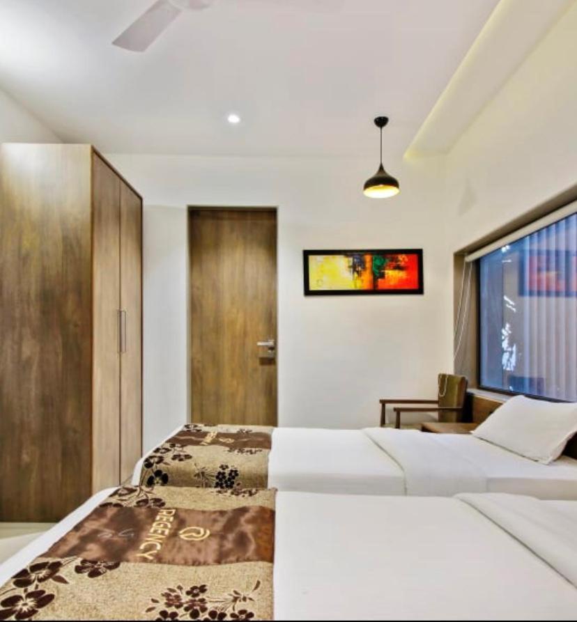 Hotel Regency Surat Dış mekan fotoğraf